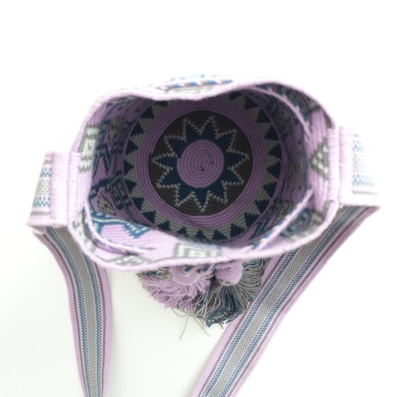 Colombian Wayuu Mochila Bag with Tassels - Picture 2 of 5